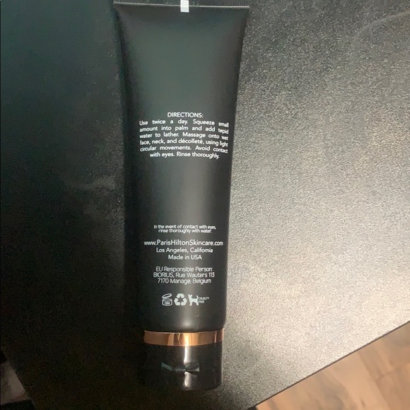 Face cleanser - Picture 2 of 5